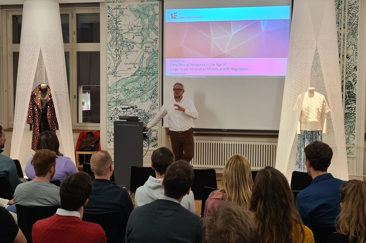 Postdocs_Empa40's tweet image. A highlight of the evening at the Career Day was the talk by Damian Borth, Director of the School of Computer Sciences at the University of St. Gallen (HSG). He took us through the world of #AI in a great venue: the Textilmuseum SG. Thanks for joining us!