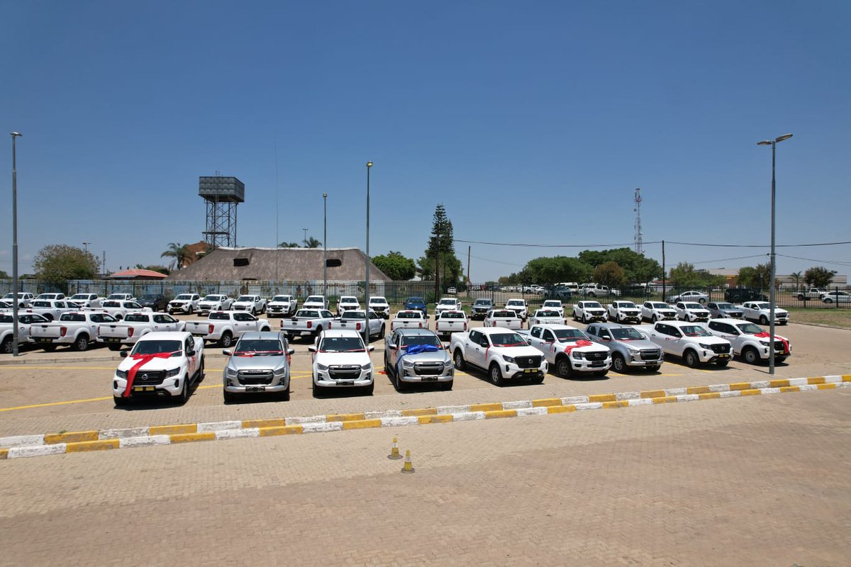 OtpLimpopo's tweet photo. It all system go at Ngoako Ramatlhodi Sports Complex,Seshego, Polokwane Local Municipality, Capricorn District. As the Premier Mr Chupu Stanley Mathabatha hand over vehicles to Limpopo Senior Traditional Leaders. #LeaveNoOneBehind #LetsGrowLimpopoTogether https://t.co/VBiVFEGkwg
