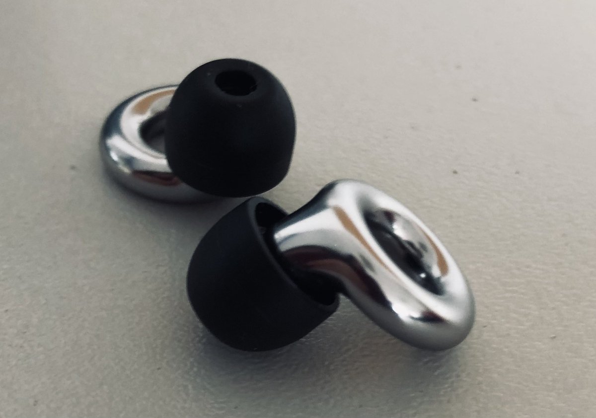 discaymas's tweet image. Ahora que he usado bastante los loops puedo decir que son una de mis mejores compras. 

Me ayudan a disminuir el ruído sobretodo cuando estoy en el transporte público y no me apetece escuchar música, pero también cuando quiero concentrarme en el trabajo. 

¡Muy recomendados!