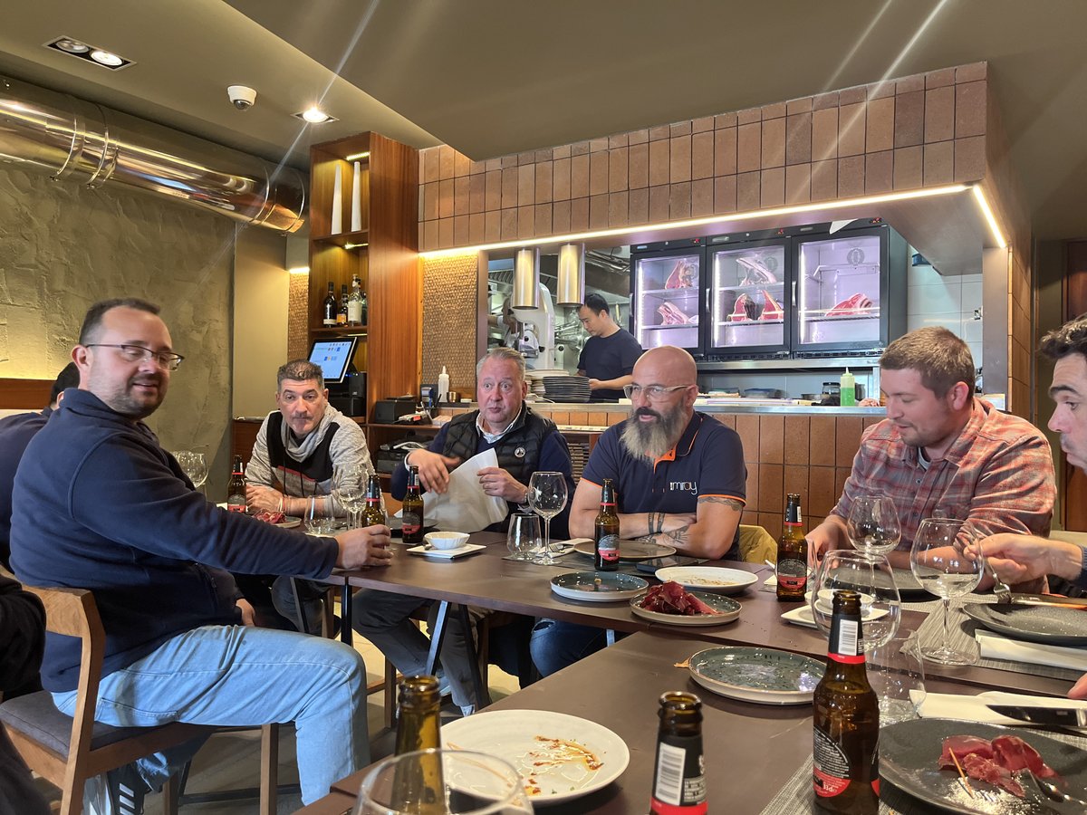 mirayconsulting's tweet photo. 🎉 ¡Celebrando un año de éxitos y crecimiento con Miray Consulting! 🍽️✨. Valoramos cada logro y aprendizaje que nos ha llevado al éxito en el 2023. ¡Y qué mejor manera de celebrarlo que con una deliciosa comida en un lugar excepcional como MADURO, Steak &amp; Fish en Masnou! 🥂🍴 https://t.co/AC0xu5URTC