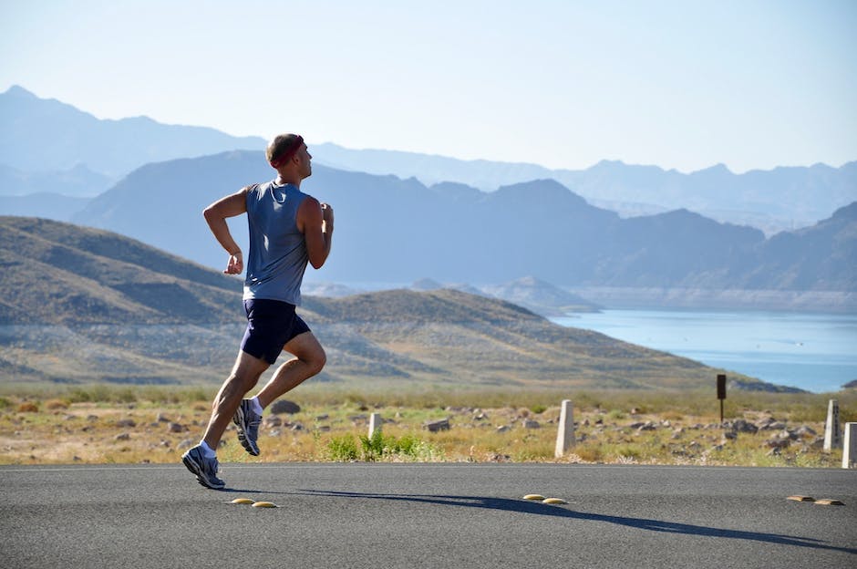 kinetonGPs's tweet photo. Exercise isn’t just for physical health - it can also support and improve your mental health! Here are just a few of the mental health benefits of exercise:
* Decrease stress hormone levels
* Increase serotonin levels
* Improve concentration 
* Reduce anxiety and depression https://t.co/h4Du732pq7