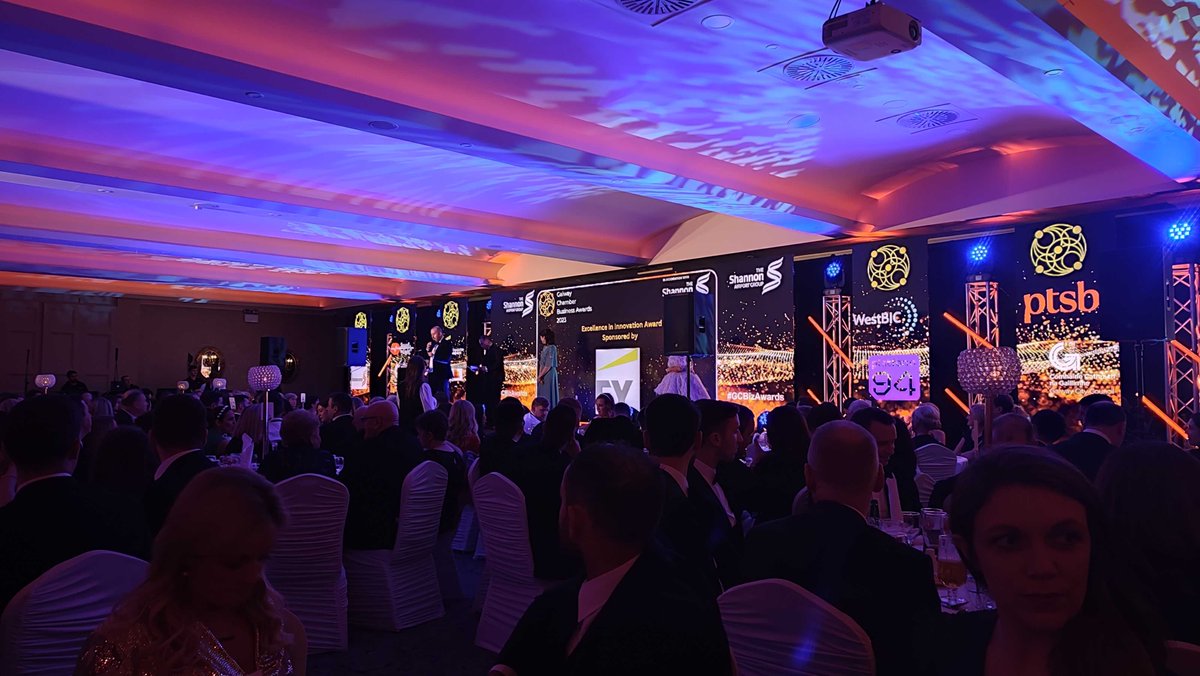 GalviaAI's tweet photo. Congratulations to @GalwayChamber for a fantastic #GCBIZAwards, much enjoyed by our Snr ML engineer @agustingpereira. And congrats to @uniofgalway of Galway for winning in our category "Excellence in Innovation" π #lovegalway #galwaytech https://t.co/alcpaWd67i