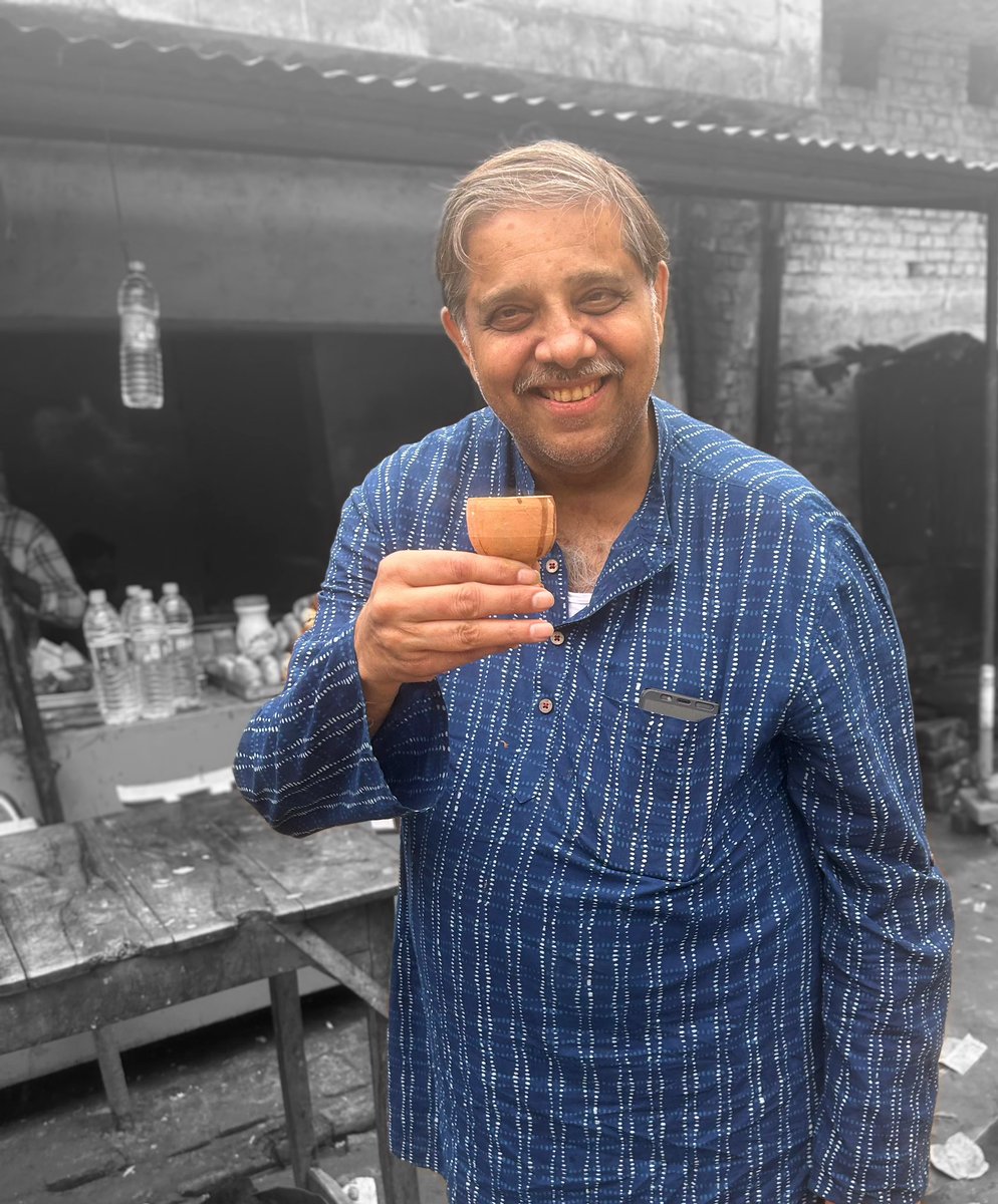 p1j's tweet photo. गो हाथ को जुम्बिश नहीं आँखों में तो दम है
रहने दो अभी साग़र-ओ-मीना मिरे आगे
#Barabanki #ChaiCherrs #Lifeon https://t.co/uI5Z4QDbK7