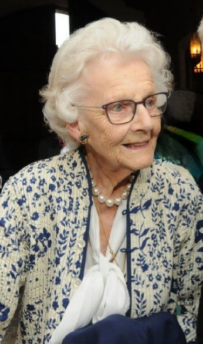 StJohnEngland's tweet photo. It is with great sadness that we learned of the passing of Ursula, the Dowager Lady Westbury, CBE GCStJ JP, this weekend.

The flags at St John’s Gate will remain at half-mast until after her funeral. 

May she rest in peace and rise in glory. 

@stjohnambulance @StJohnINTL https://t.co/6v1j9pTYRt