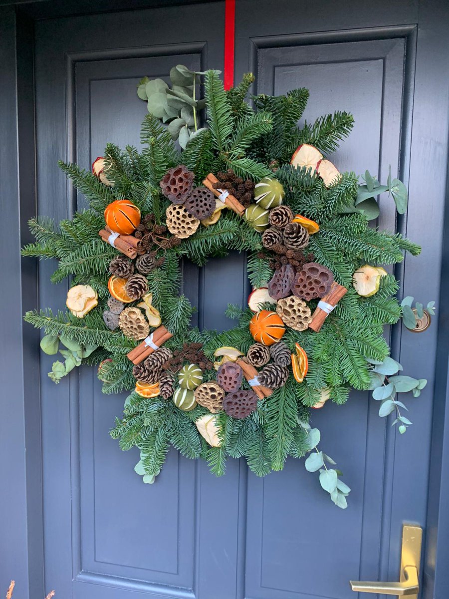 OBissett's tweet photo. Very small number of handmade fresh wreaths left, available this week. Dm to order https://t.co/u6UvRnB4UT