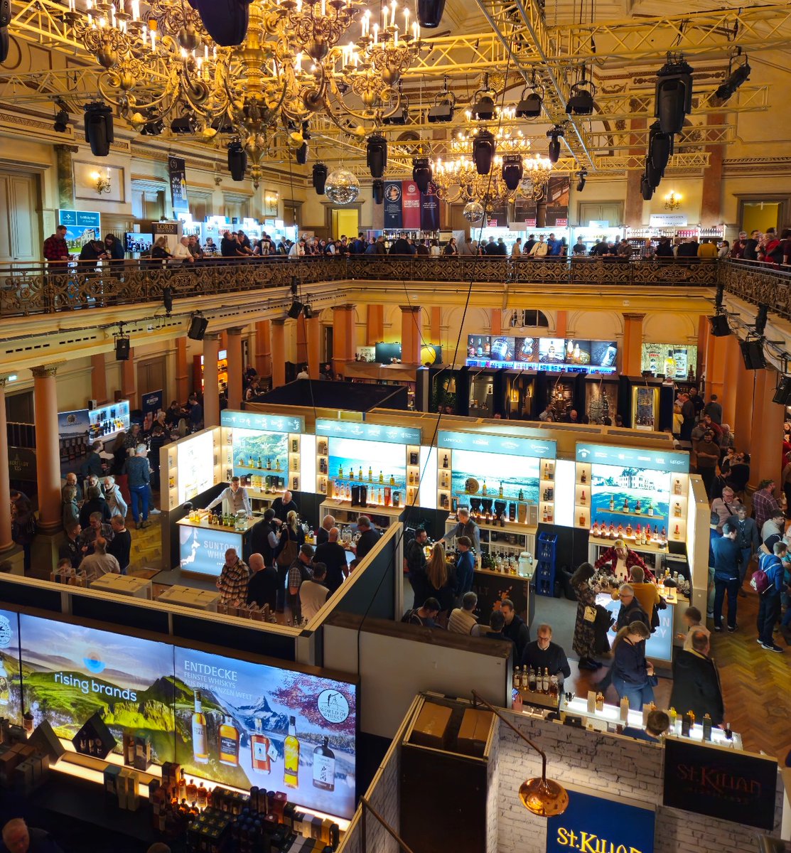 Spirituosenverb's tweet photo. BSI übernimmt erneut die Schirmherrschaft für die InterWhisky. Die Messe für Whisky-Kultur findet bereits zum 24. Mal statt und ist fixer Termin im deutschen Whisky-Kalender. https://t.co/Sp5dOYzAia #whisky #spirituosenverband #interwhisky #massvollgeniessen #bsi https://t.co/cmkWLxB5O2