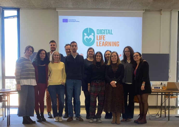 pvoluntariado's tweet photo. 🗓 Los días 23 y 24 de noviembre, los socios IPN, Caritas Coimbra, Garageeeramus y People Behind participantes del Proyecto Europeo Digi Life Learning, cofinanciado por la Unión Europea, se reunieron para realizar un seguimiento del mismo.
#GarageErasmus #INDIRE #DigiLife #DigitalSkills #ActiveAgeing
Este proyecto tiene como objetivo desarrollar una metodología que permita reducir la brecha digital en personas mayores y mejorar las capacidades y habilidades sociales de jóvenes personas voluntarias.