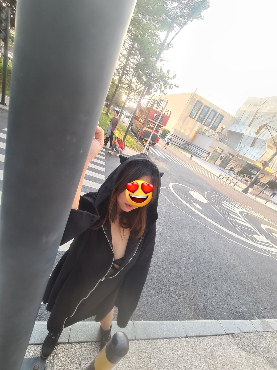 这角度看老婆是非常可爱的 https://t.co/hc1RyLIUxv