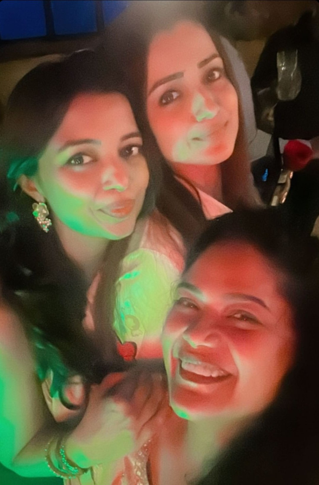 F_7q2raa0AA-gdo?format=jpg&name=large