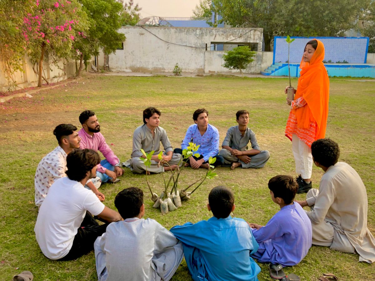 PffYouth's tweet photo. Our team actively raised awareness among the youth of Ibrahim Hyderi &amp; Rehri Goth, conducting informative sessions on the vital role of mangroves. Inspired by the enthusiastic response, she extended an invitation to the young participants to join a plantation drive this week. https://t.co/OMBVNNSf5y