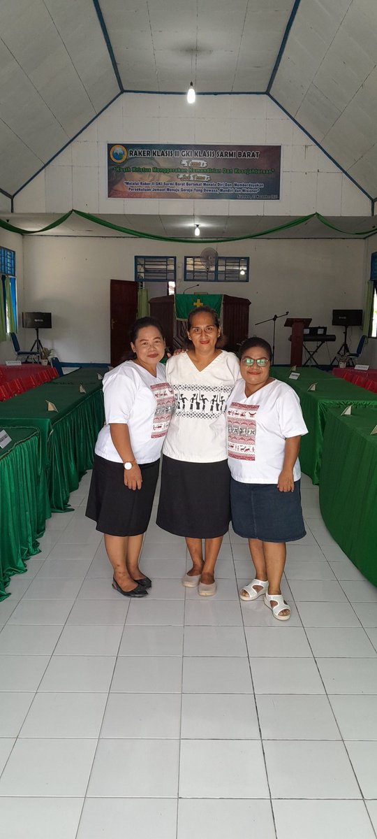 fitritodingallo's tweet photo. Kita dipertemukan dlm pelayanan sebagai saudara bersaudara yg akan selalu saling mendukung dlm suka dan duka.
#Toraja
#Ambon
#Sentani https://t.co/OwOF41wUO9