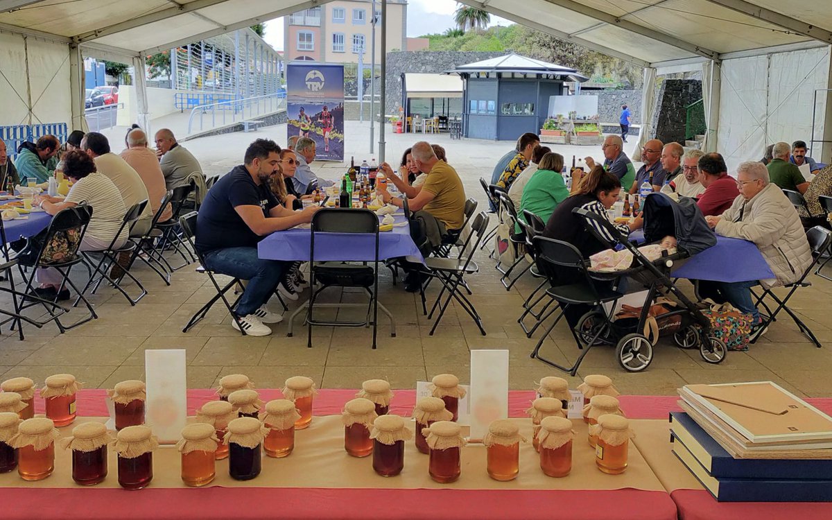 📷Las mieles de Tomás Concepción (costa) y Mercedes Agustina Espinosa (montes) elegidas las mejores de La Palma en 2023. Todos los detalles del XIX Concurso Insular de Mieles de La Palma en:
bbaja.es/es/index.php/a…