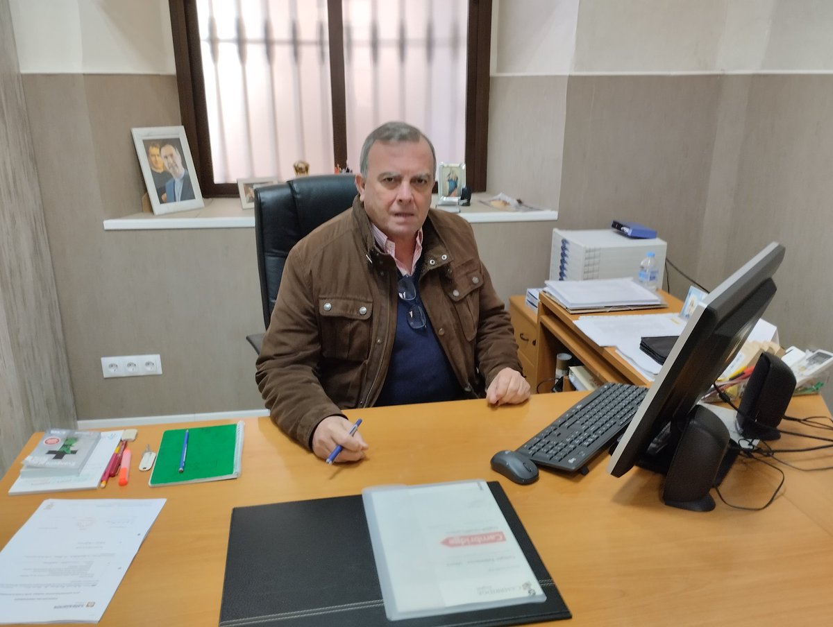 salesianutrera's tweet photo. Miguel Candau Cáceres , nuestro director de centro, será el pregonero de la Navidad 2023. Seguro que prepara con mucha ilusión la llegada de Jesús a Utrera. Disfrutaremos de tus  palabras Miguel ...  Estamos deseando de oírte. ¡Enhorabuena! https://t.co/3MHKDocB57