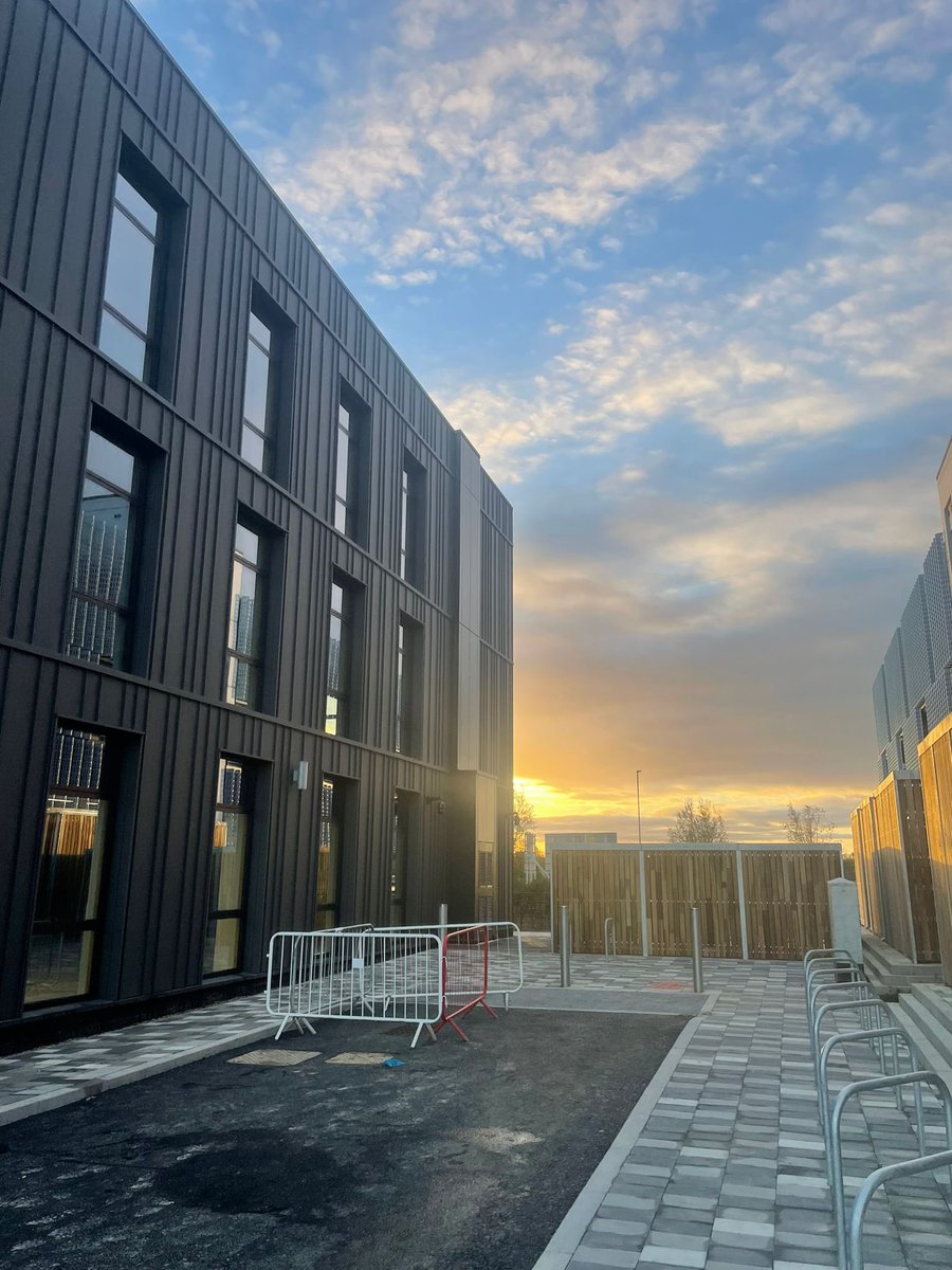 planningmanager's tweet photo. This planning and programming job in Cambridgeshire is 95% complete, with us being deep into the snagging process now. 

Couldn’t resist this photo opportunity last week though! 🤩

#construction #ukconstruction #constructionuk https://t.co/ND4lgZAmaY