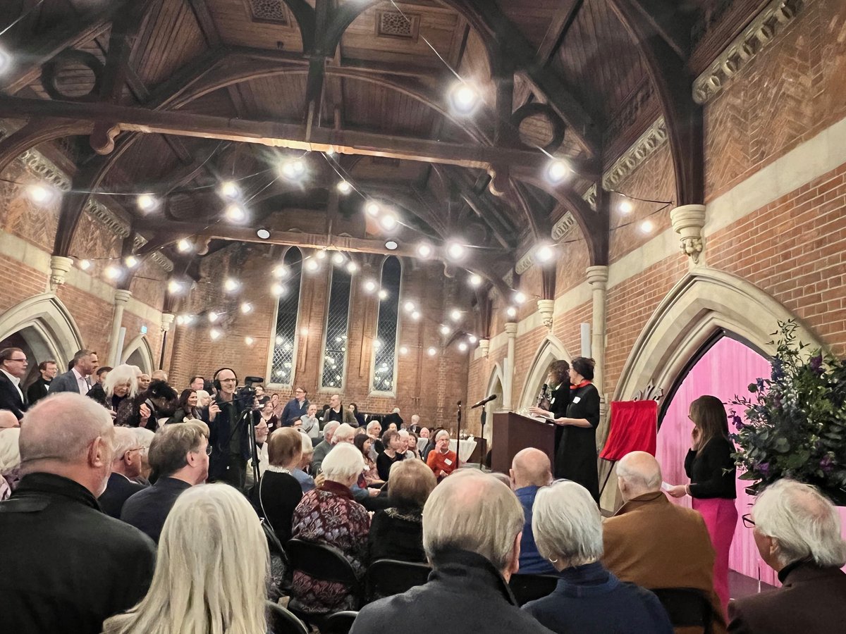 l00plabs's tweet photo. The Pink Plaque project has honoured our extraordinary Chairwoman, Nicky Gavron, at Jackson's Lane in Highgate last week. Nicky has devoted much of her life to public service, particularly so in London - huge congratulations Nicky! @nickygavron @highgatefest1 @Jacksonslane https://t.co/BhthW7ykht