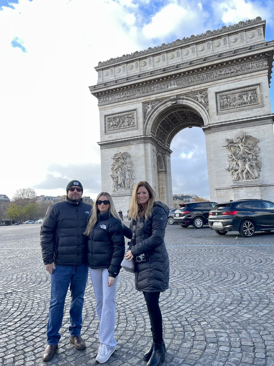MrsMinotti's tweet photo. Grateful to spend Thanksgiving in Paris!🇫🇷 #traveltolearn @NEMScommunity https://t.co/CbtDaA7SBi