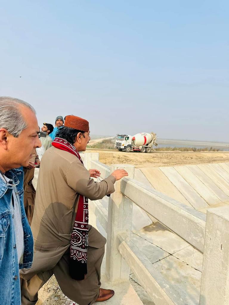 HajiAliHassanZ's tweet photo. Immensely pleased to witness the completion of Udero Barrage today. All praises to Allah for making me stand tall on my promises. #PPPServes https://t.co/dBOHi4MYIm