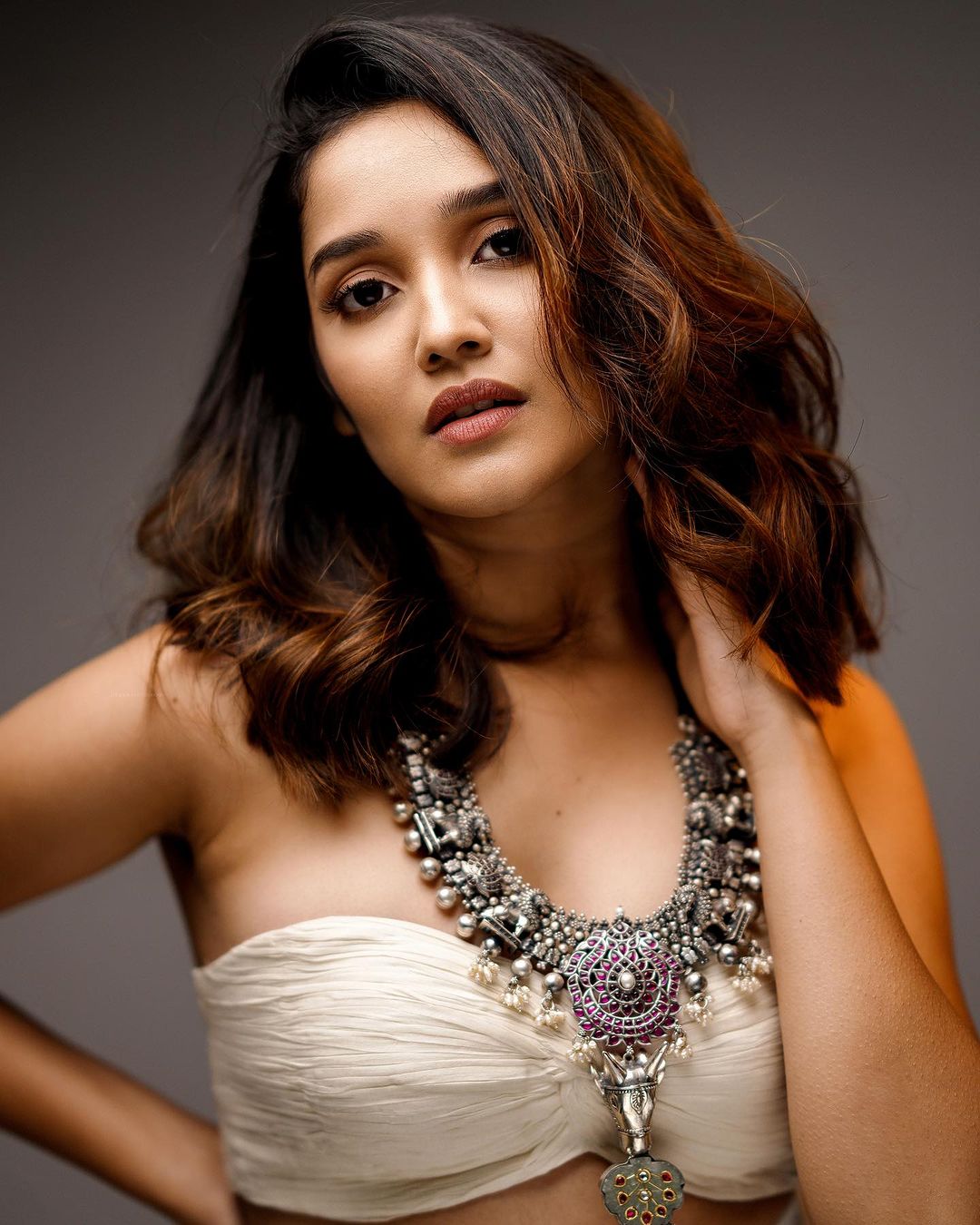 F_7vyx9bYAAutQ5?format=jpg&name=large