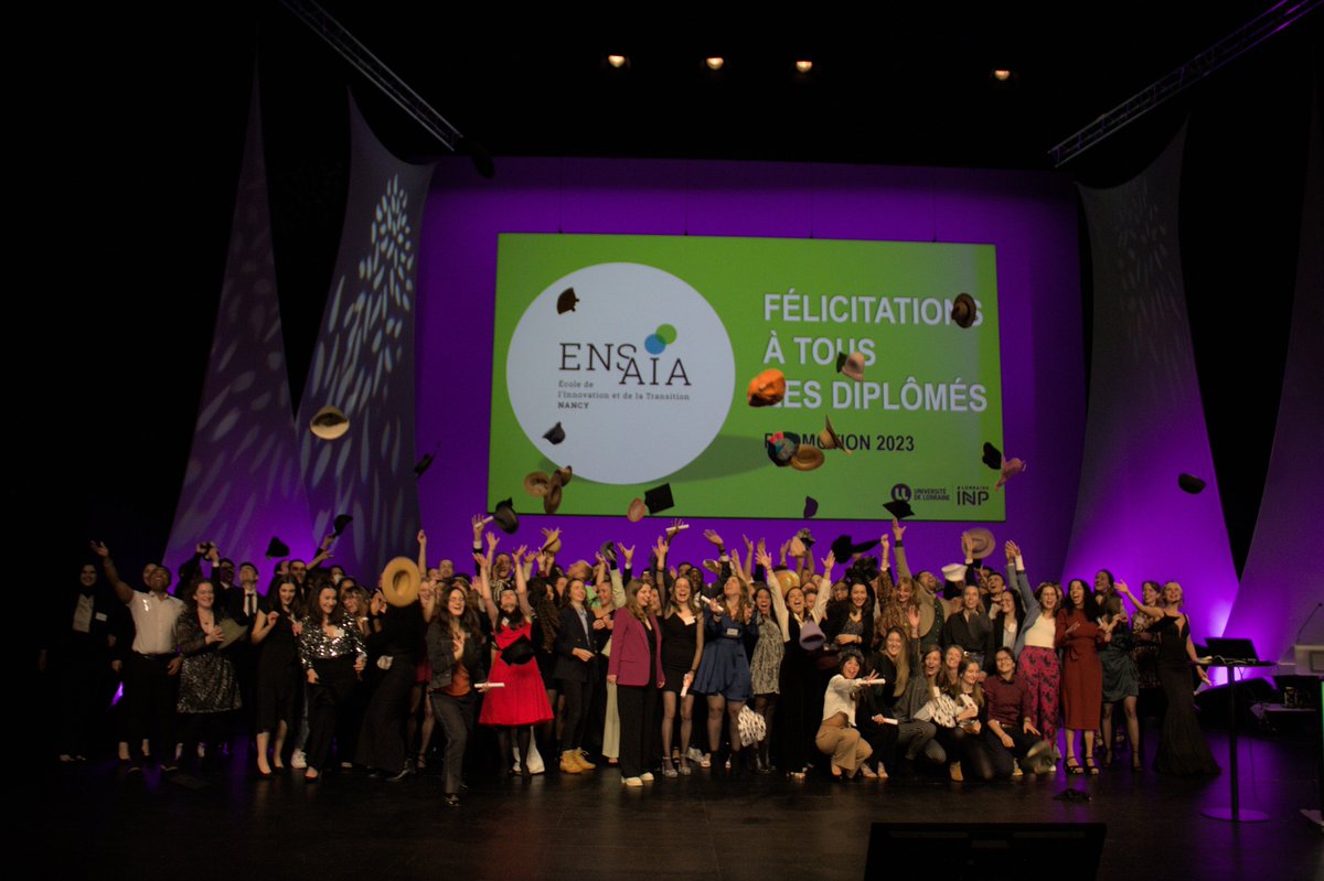 ENSAIA's tweet photo. Belle et émouvante cérémonie de remise des Diplômes 👩‍🎓🧑‍🎓 ce week-end avec un hommage poignant à Cyril Feidt, enseignant de l'école, un discours profond de l'association des 4A et un final haut en couleurs 🎆
Tous nos vœux de réussite à la nouvelle promotion des Ingénieurs ENSAIA https://t.co/Mn2WJ9b1K6