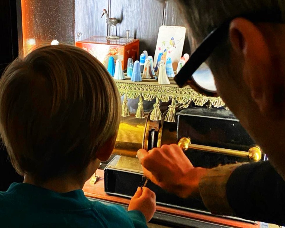bowhousedigital's tweet photo. Some of the Bow House kids were lucky enough to accurately guess the amount of #YorkGhostMerchant ghosts haunting @fairfax_house. As a reward, they were given a behind the scenes tour of the York Ghost Merchant design studio and took home some ghostly mementos! π» https://t.co/iwyTCFUkLF