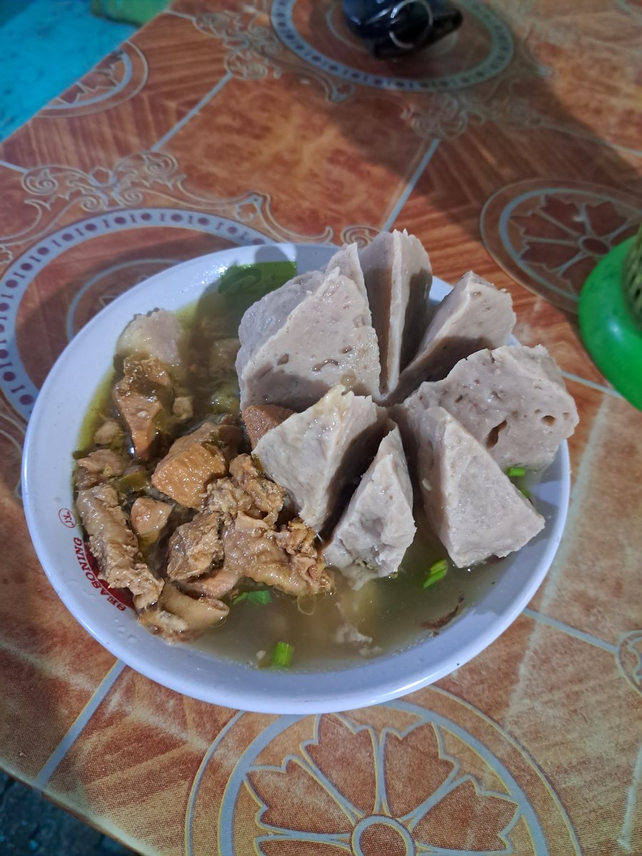 triirm_'s tweet photo. Bakso kuah Mie ayam🍜 https://t.co/pndQI49tfN