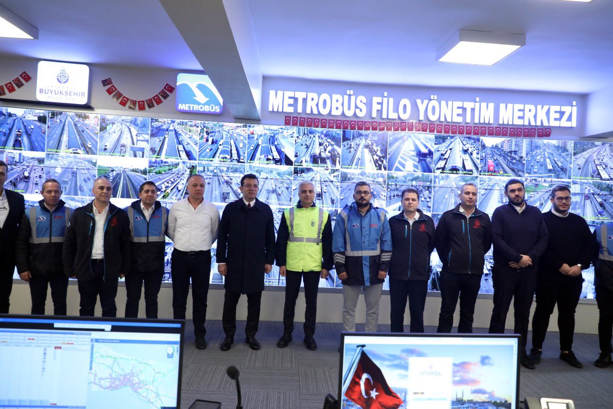 Yeni haftaya Edirnekapı Metrobüs Garajımızda İBB Başkanımız Sn. <a href="/ekrem_imamoglu/">Ekrem İmamoğlu</a> ile başladık, 

Son gelen 12 Adet yeni Metrobüslerimizin incelenmesi ve tanıtımını müteakip Filo Yönetim Merkezimizi ziyaret ettik, 

Daha sonra Metrobüs modernizasyon vizyonumuzu değerlendirdik, her