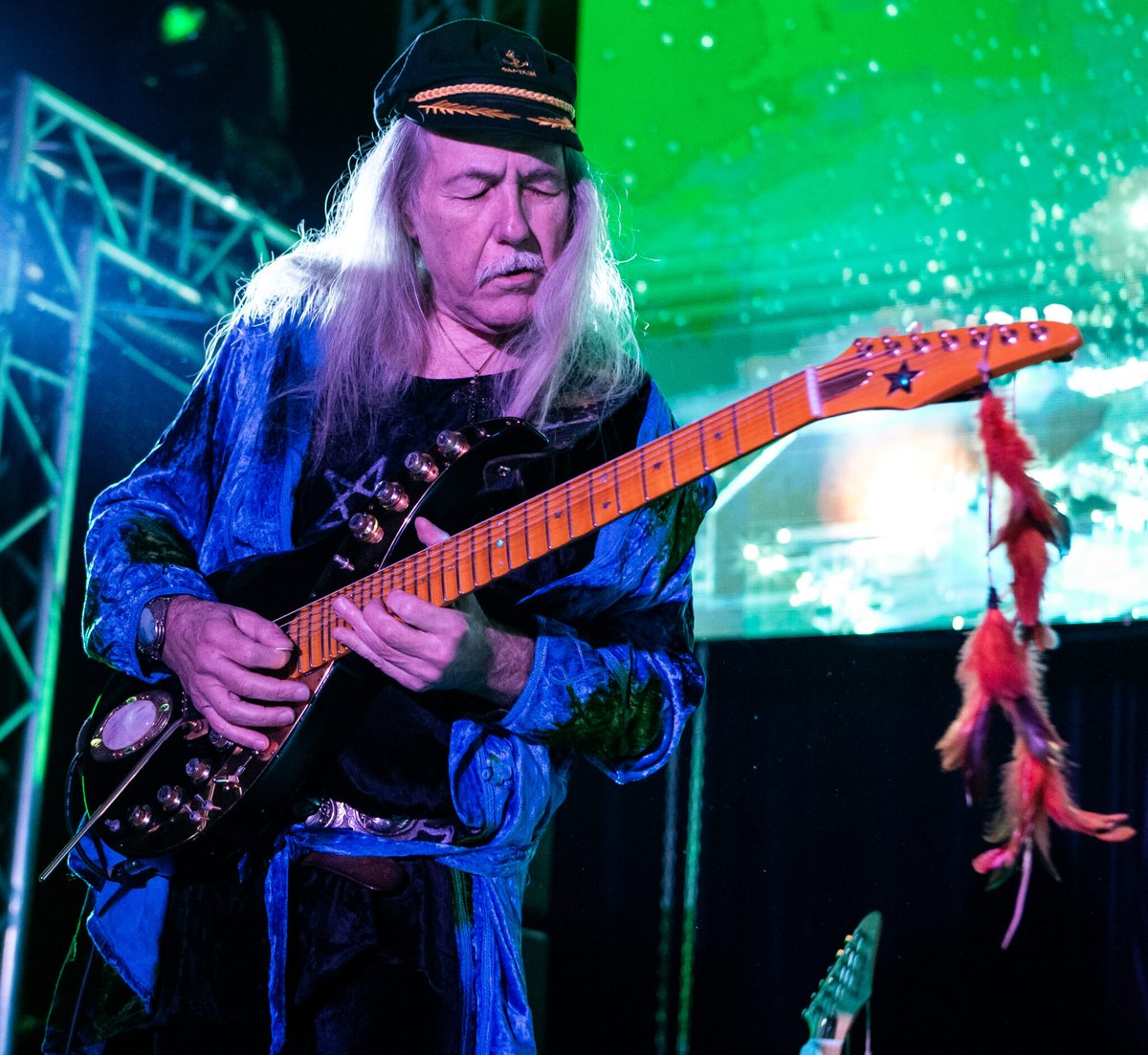 MetalExpress's tweet photo. ULI JON ROTH (Live)
https://t.co/RVYi2XtoBr https://t.co/e7qHNnNVx1