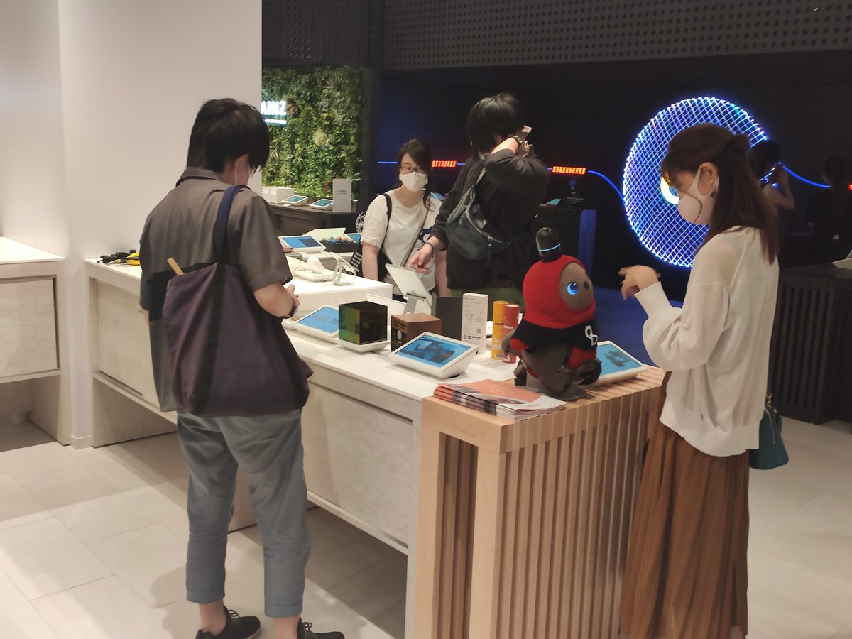 Bleujourinfo's tweet photo. If you're going to Tokyo, don't be surprised to find a french mini PC in some stores.
#KUBB #miniPC https://t.co/nCkzLL3I4W