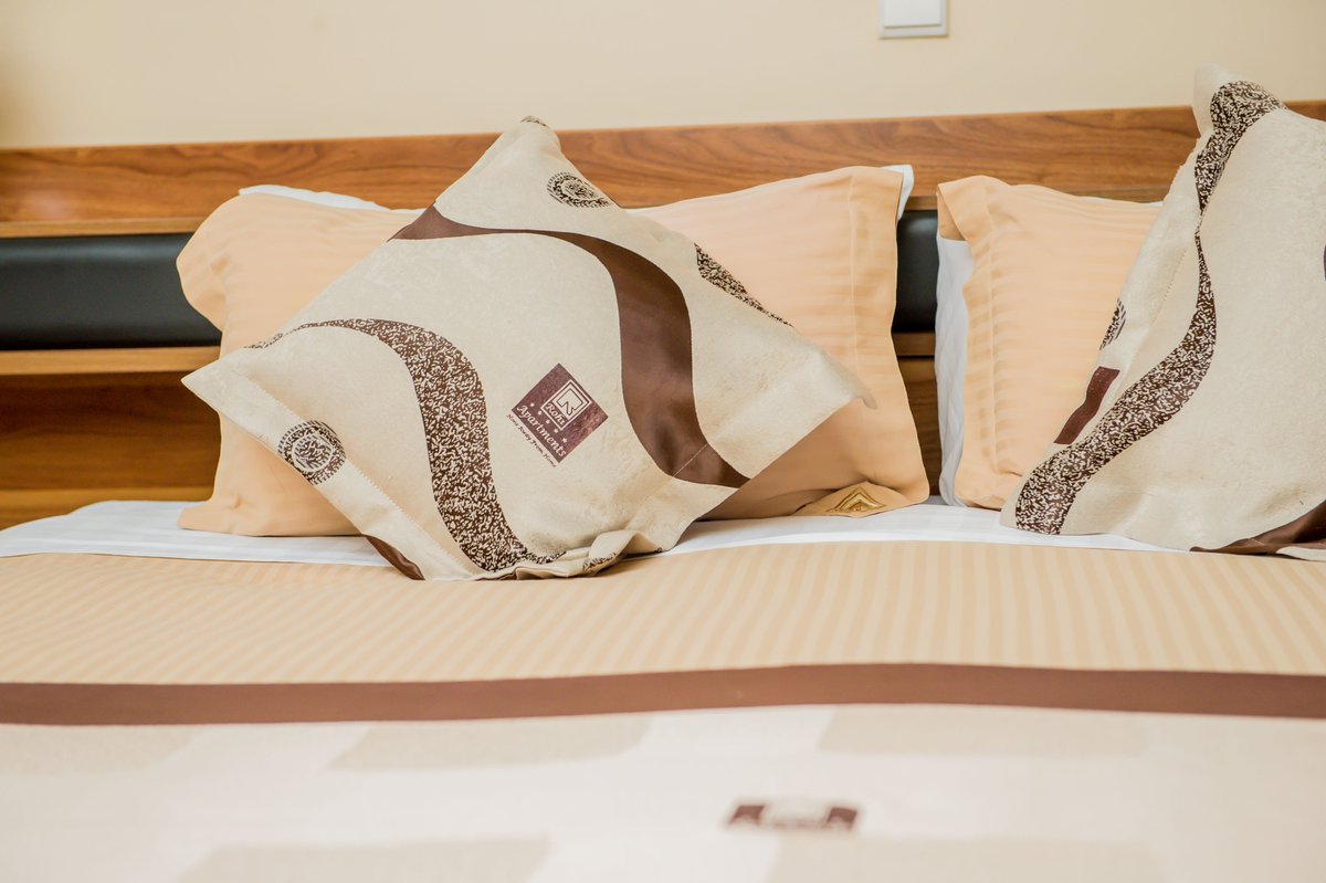 ltd_rohi's tweet photo. Step into a state of Art escape, colorful, modern, sophisticated and luxury all around!!
Book your stay with us and experience comfort and relaxation you deserve.
#rohiapartmentshotel #staycation #art #potraits #design #tableaudeco #hotelart #interiordesign #kigali #visitrwanda https://t.co/YL8M2h4PZw