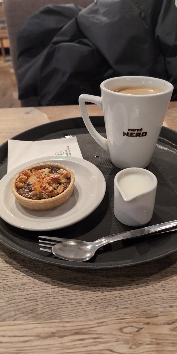 Another coffee and another festive mine pie while enduring the second attempt at Christmas shopping. 😁🎄🧑🏻‍🎄#cafenero