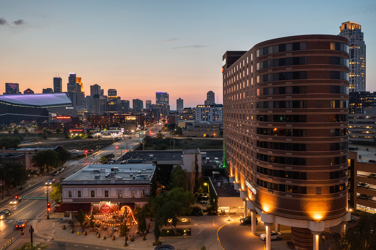 CourtyardMPLS's tweet photo. New day. New city. Get a fresh perspective with a stay at Courtyard. https://t.co/QTlhYlOwQD