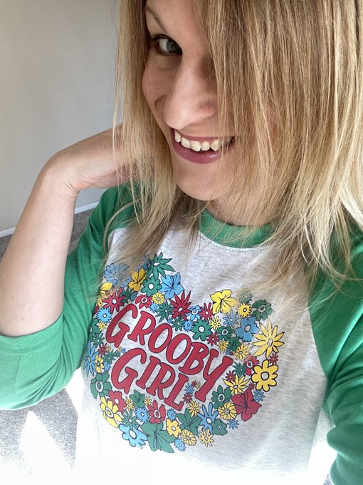 Got a cool looking Grooby Girl shirt! Like the graphic and shirt design! Thank you @GroobyMike @GroobyGirls<a href="/tag/mvsales"class="tags"><span>#mvsales</span></a>