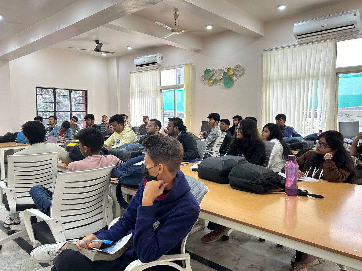 ayushvj07's tweet photo. Great session⚡🚀 @Reef_Chain @sajalshlan @janesh_dani https://t.co/yegw9Ngher