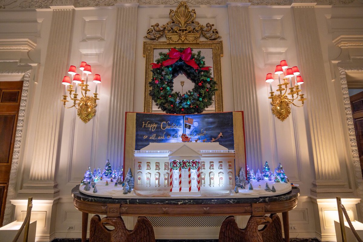 The magic, wonder, and joy of the holidays have begun at the White House! 🎄🎁