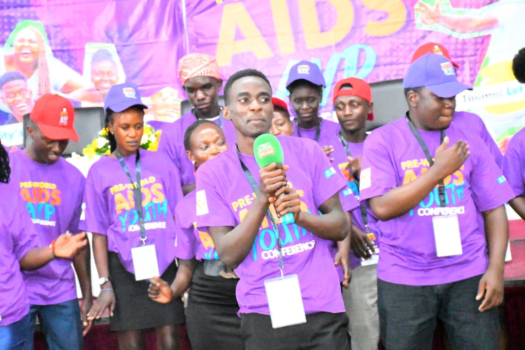 It has been a great opportunity interacting with adolescents and young people at their pre-World Aids Day conference at Africana. During our discussions we noted that; •Many young people that have HIV are abandoning treatment thus detoriating. •Many young people know they are