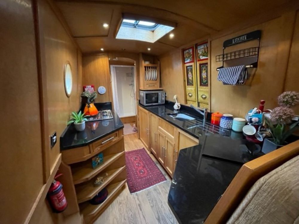 ABCBoatSales's tweet photo. ⭐️JACK is one to keep ⭐️ https://t.co/1kzAStPXqx
#narrowboat #oakinterior #canalife #blackwatermeadowmarina #takealook https://t.co/cj2tPsvpRL
