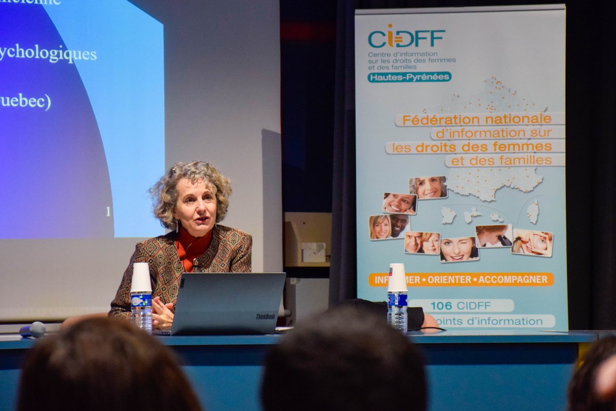 Prefet65's tweet photo. #NeRienLaisserPasser| Le #préfet65 a ouvert la conférence sur «Les enfants co-victimes de #ViolencesConjugales: repérage et accompagnement», organisée par le #CIDFF65, en présence de plus de 160 professionnels, des réseaux institutionnels, associatifs et libéraux. https://t.co/zx8yVLl9rw