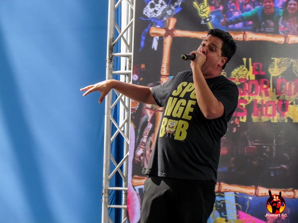 CrestaMetalica's tweet photo. Caracas Comic Con 2023: Un éxito para la cultura geek venezolana https://t.co/1POCxIMunM #CrestaReviews #CrestaEnVivo #Reseña #Review #RJTakeOffAndPlay https://t.co/6Uo771Lh2y