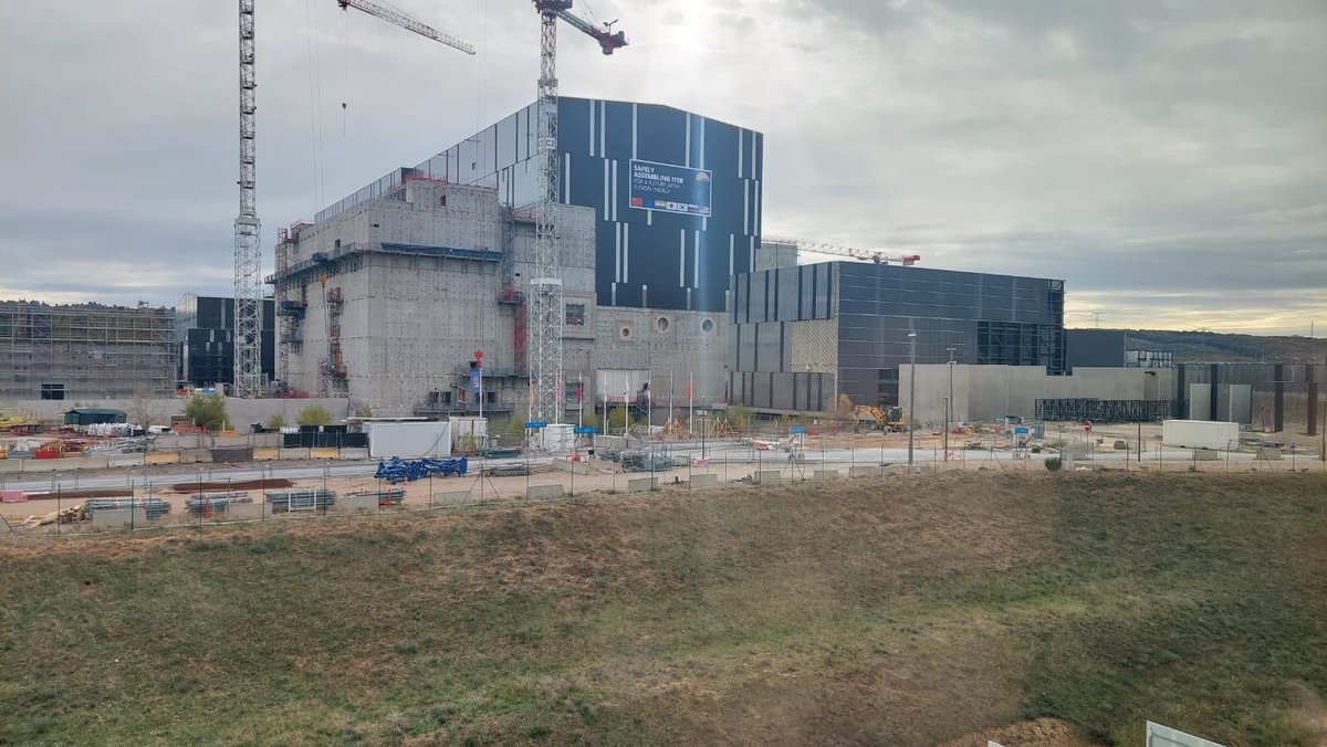 Visita dell’Ambasciatrice D’Alessandro a <a href="/iterorg/">ITER</a>, nei pressi di Cadarache (Aix-en-Provence), principale sito sperimentale al mondo in materia di fusione termonucleare ☢️🏭🔋 il comunicato stampa ➡️ ambparigi.esteri.it/it/news/dall_a…