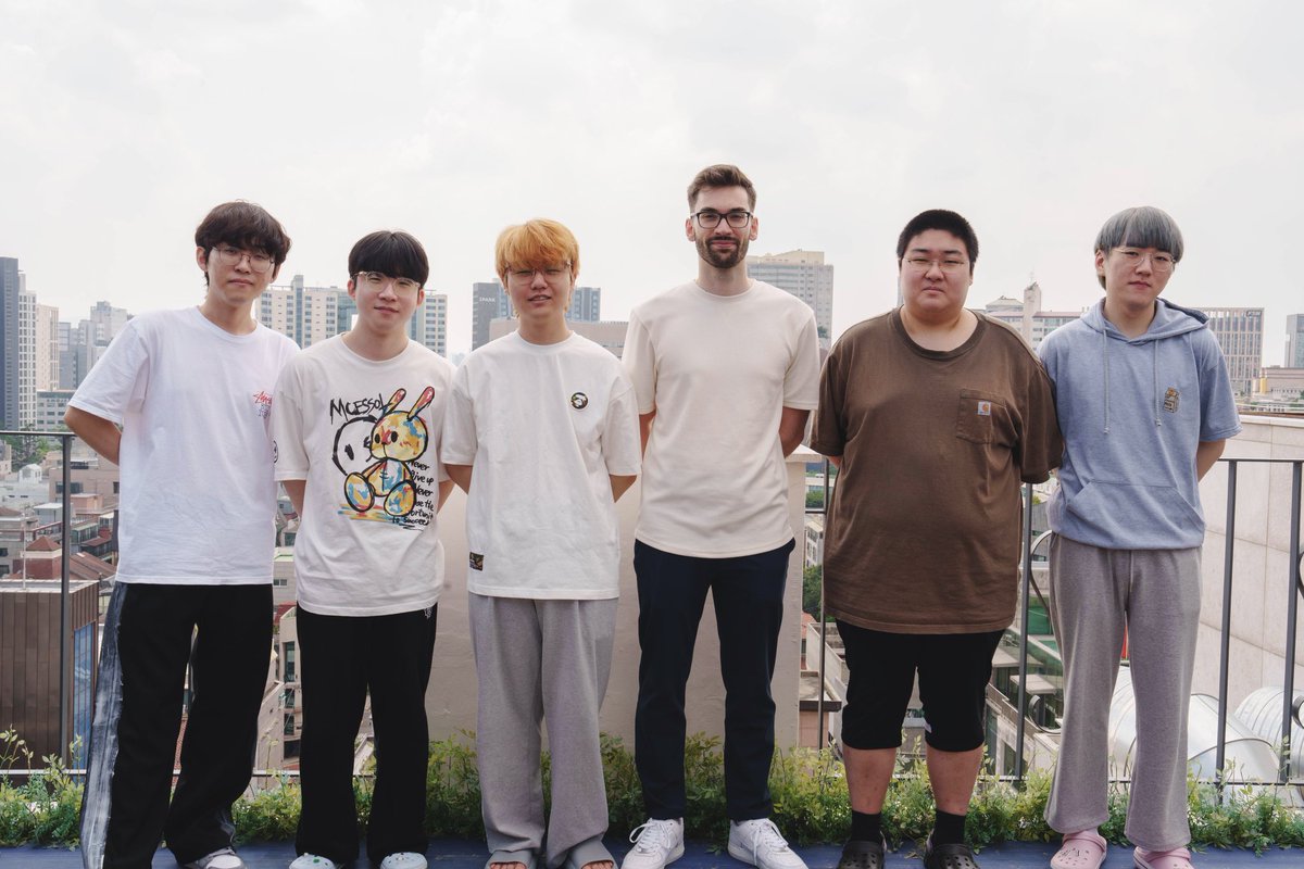 Gamja_OW's tweet photo. 안녕 안녕…🧡🖤❤️ https://t.co/2wTLxTwcnl