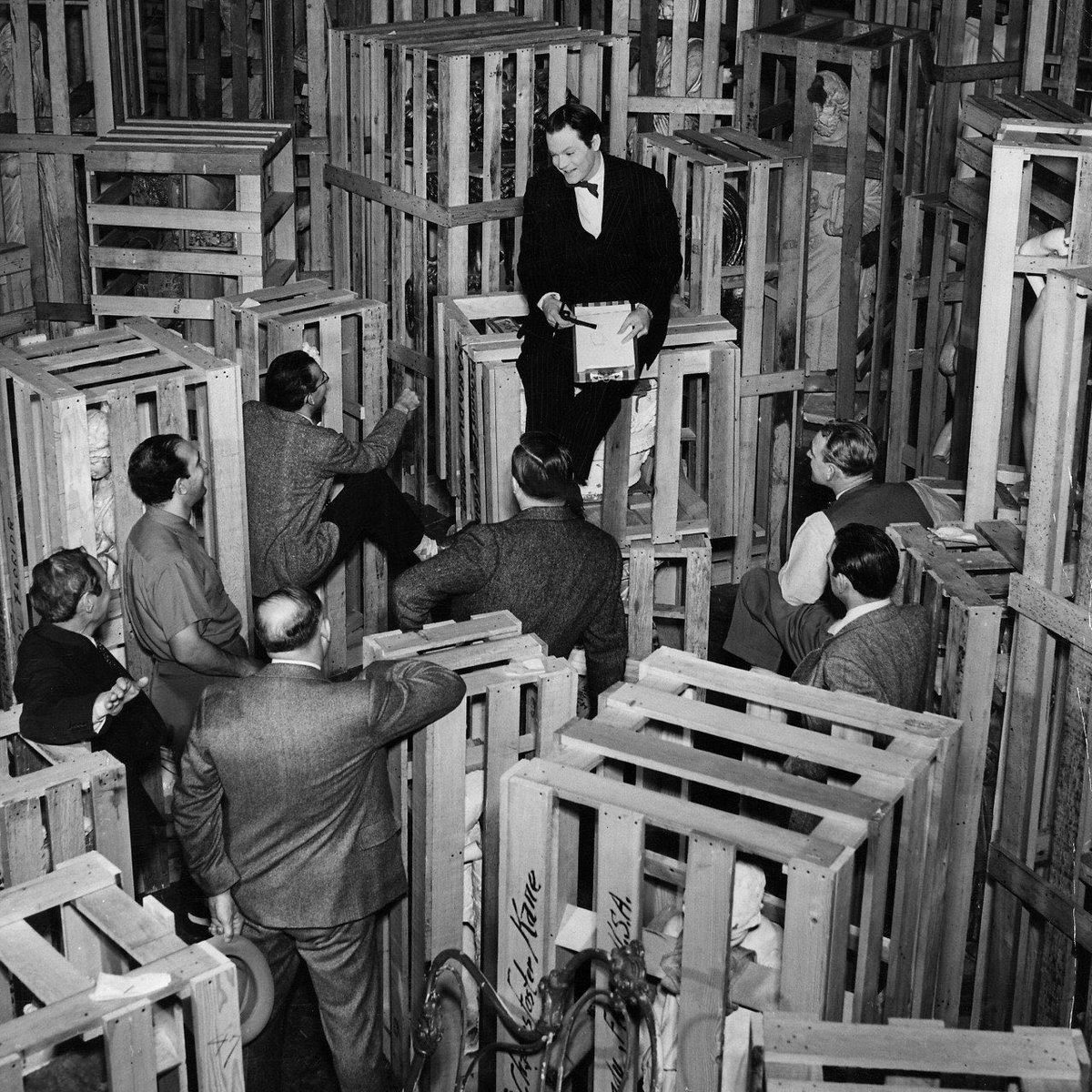 HerrmannMovie's tweet photo. Orson Welles on the set of CITIZEN KANE (1941). https://t.co/8TxtgzqB5Y