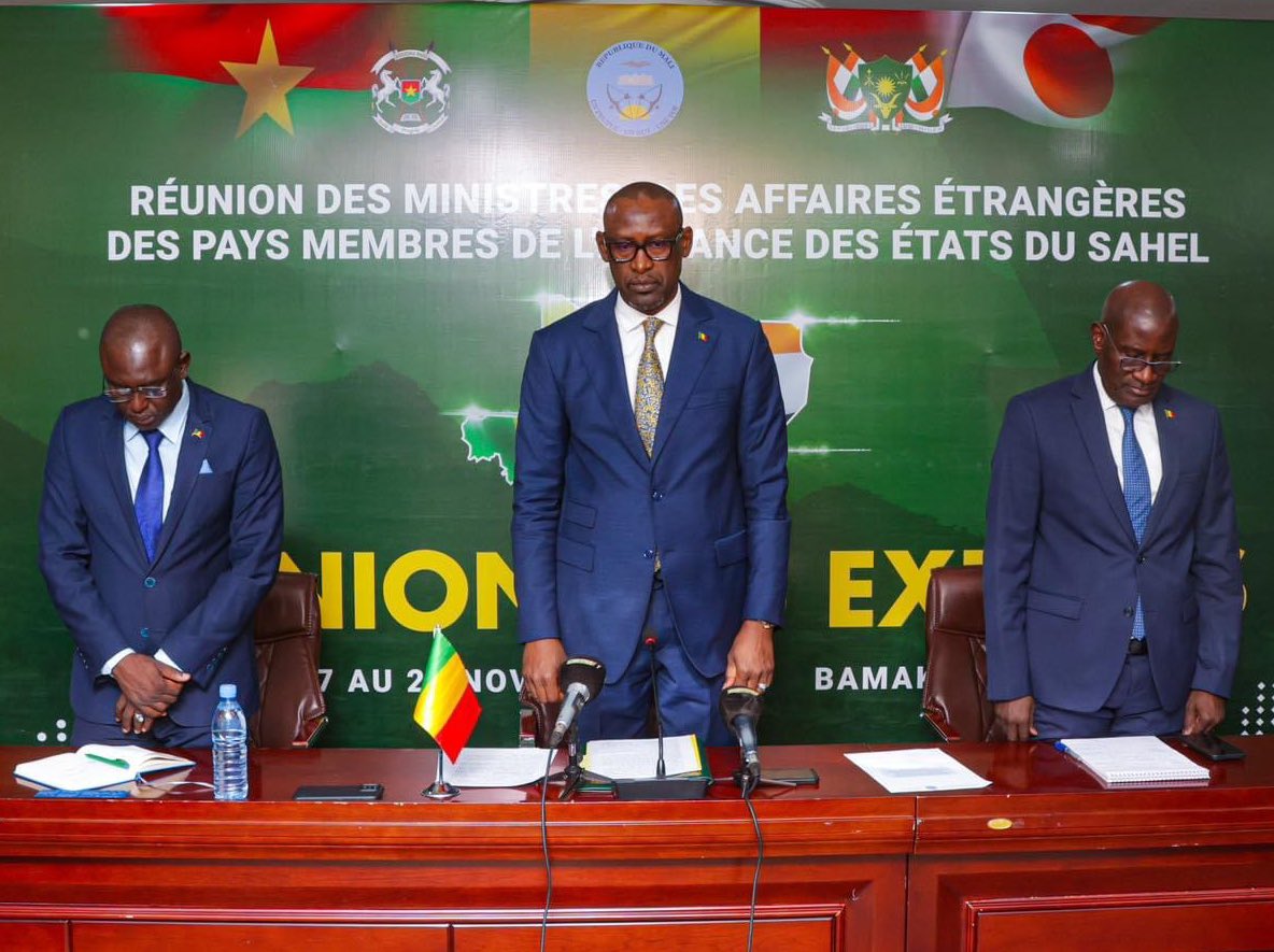 AbdoulayeDiop8's tweet photo. J’ai présidé, ce lundi 27 novembre 2023, la cérémonie d’ouverture de la réunion des Experts, en prélude à la réunion des Ministres des Affaires étrangères de l’Alliance des Etats du Sahel. https://t.co/8rRtNWacvT