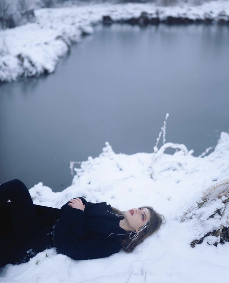 ... and it’s the heart 
that hurts most ...
when
 things
 go 
wrong

 and 
fall apart...

M.Zusak.

...........🔹🔹🔹...........

Imperium dekadenz:Frozen in time,,🖤//

youtu.be/jiOVNUbhw4w?si…

...watching across into another time...