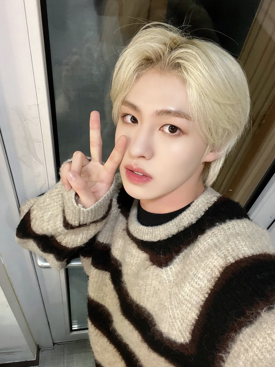 by_EPEX's tweet photo. [#에이든]

화요일도 든이보고 화이팅🥰💪

#EPEX #이펙스 #AYDEN #에이든 https://t.co/ftaFhQnygg