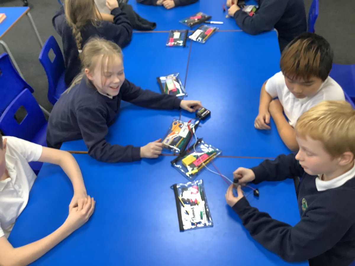 QueenswayPS's tweet photo. Year 5/6 have been busy experimenting with different electrical equipment in Science as part of their new unit looking at connecting circuits. They made some successful circuits and connected lots of different components. #QueenswayScience https://t.co/yOIq2SknF8