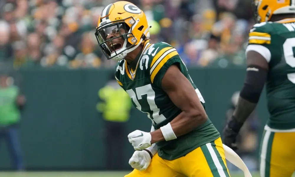 RossUglem's tweet photo. In the four games since the Rasul Douglas trade, #Packers rookie CB Carrington Valentine ranks (min. 100 snaps) 17th in the NFL in @PFF coverage grade. 

His 52.3 passer rating-against is third league-wide.

39.1 comp % allowed is 2nd in the NFL to just Jalen Ramsey. https://t.co/uqEqTn29hL