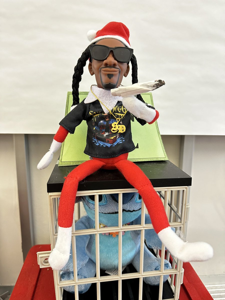 <a href="/SnoopDogg/">Snoop Dogg</a> Snoop ready for Math Class …
