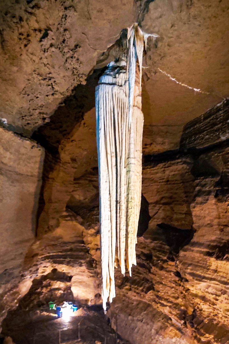 #MemberMonday ✨ @doolincave 💚 CARETAKERS OF THE CAVE Proudly ‘Minding’ Doolin’s World Wonder! For several decades this local family has dedicated itself with love as ‘caretakers’ of North Clare’s incredible Doolin Cave and its mighty Great Stalactite! 📸: Doolin Cave