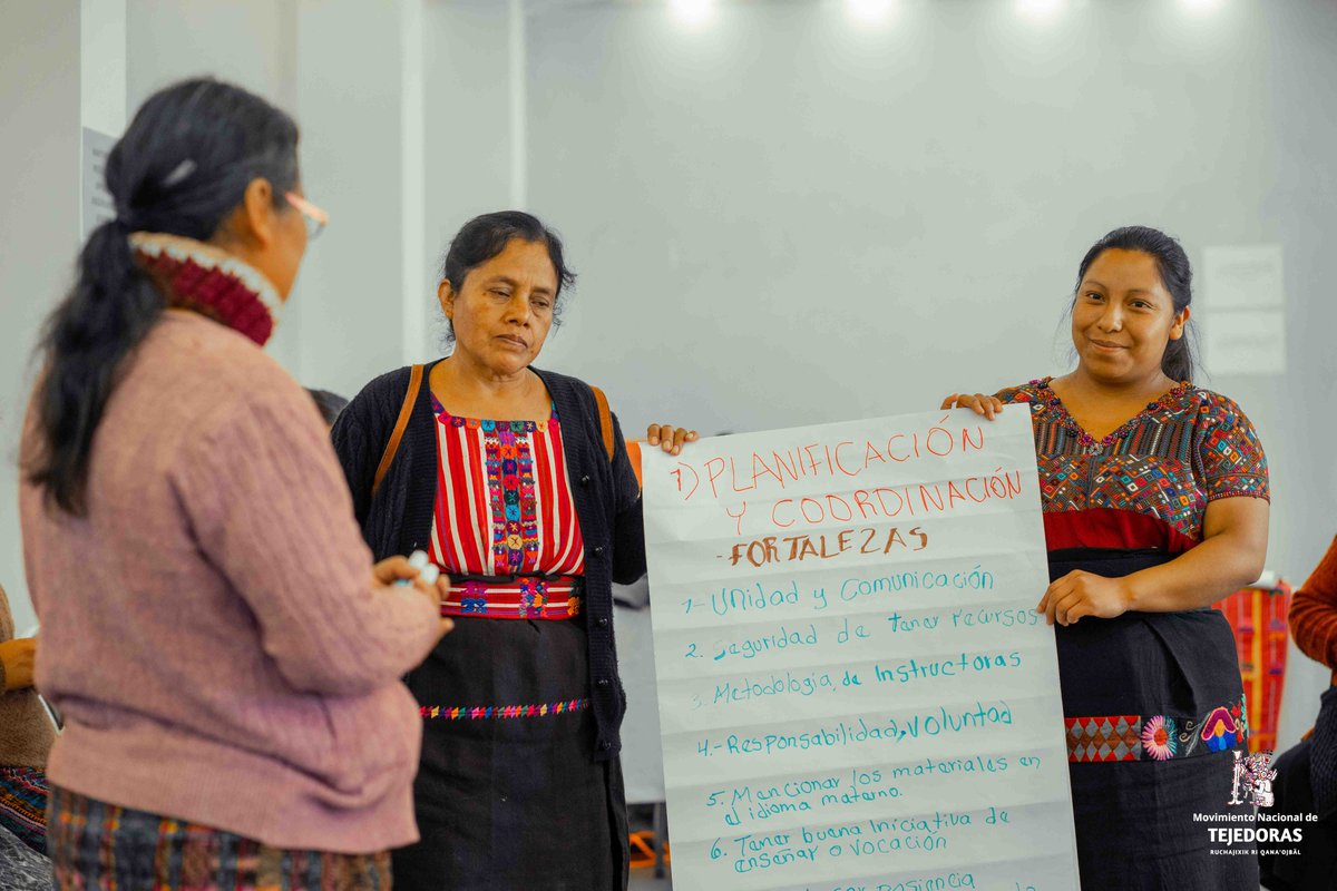 MNTejedoras's tweet photo. Juntamente con las instructoras de escuelas de tejidos hemos tenido espacios de aprendizajes y cuidados que nos permiten fortalecer la identidad. ¡Las experiencias logradas por las mujeres mayas tejedoras es tan fortaleceroda! https://t.co/XcxkVZc8QE