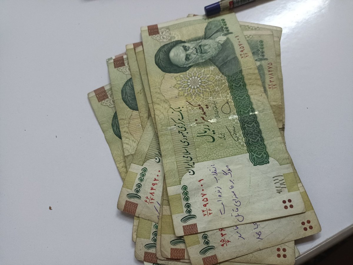 sislady81's tweet photo. انقلاب ما زنده است ، مگ نه؟! 
#مرگ_بر_سه_فاسد_ملا_چپی_مجاهد https://t.co/KXPDEO6sqD